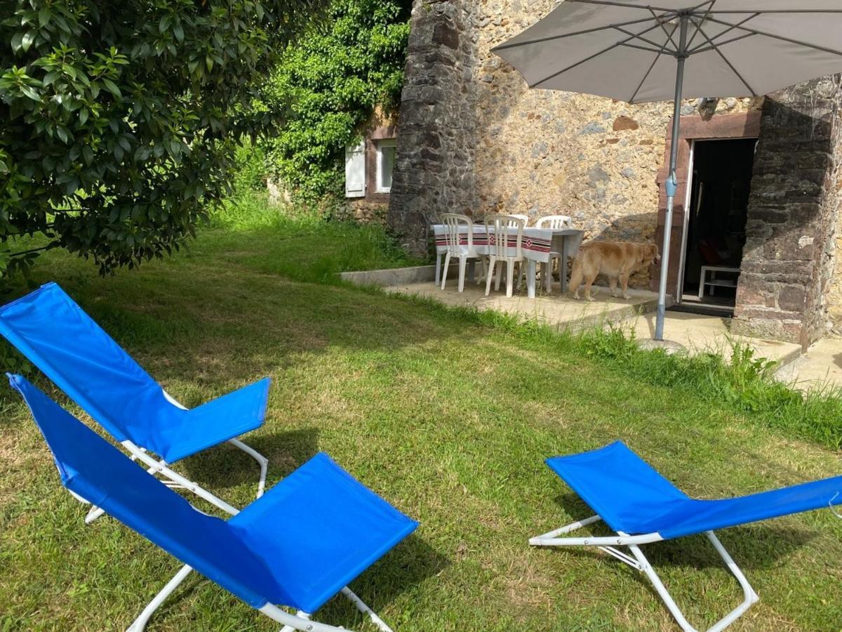 Gite Guiroya Saint-Jean-le-Vieux  Екстер'єр фото