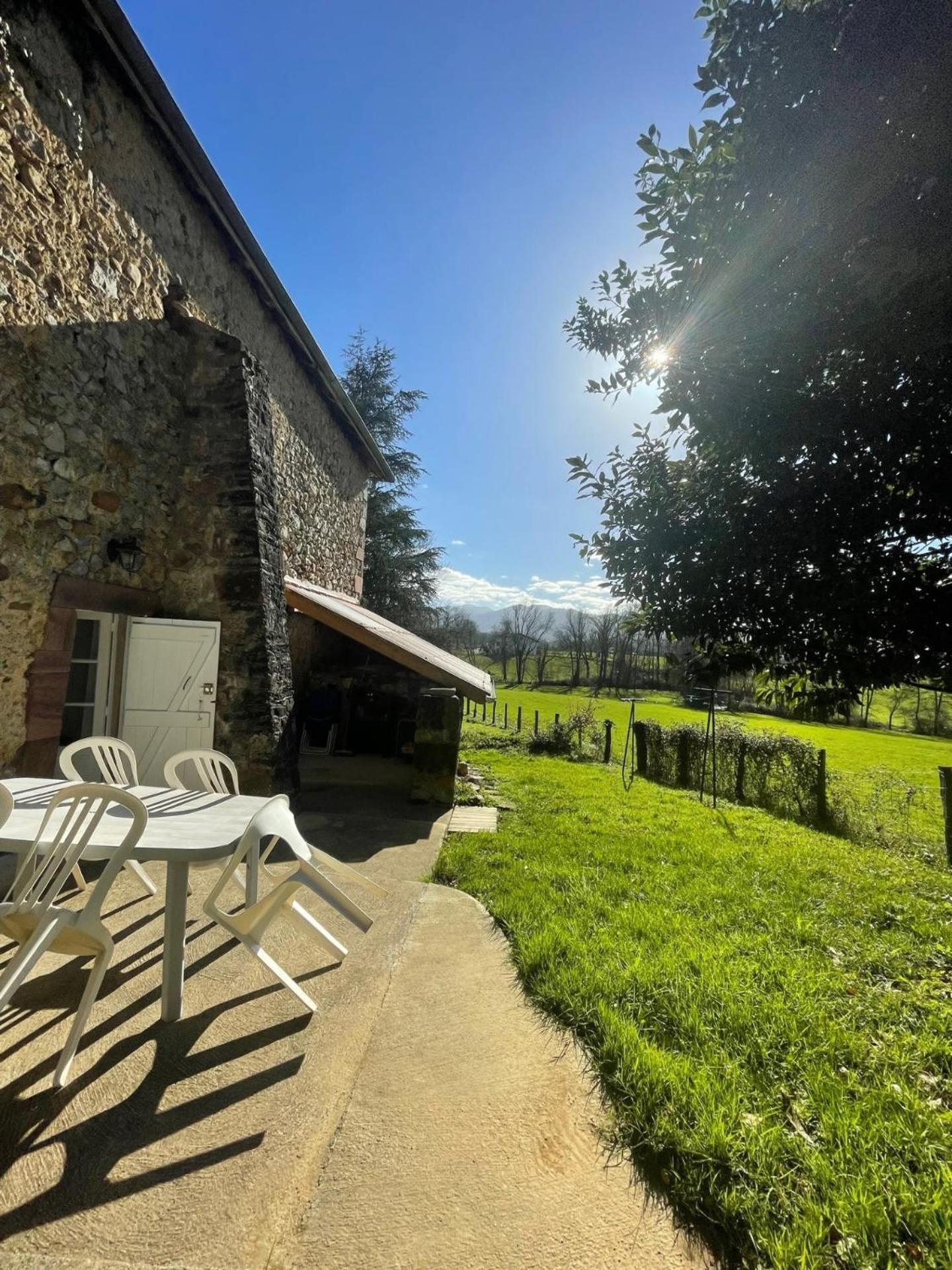 Gite Guiroya Saint-Jean-le-Vieux  Екстер'єр фото